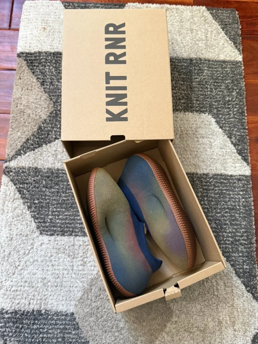 YEEZY KNIT RNR - Picture 4 of 6